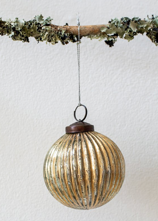 Small Ribbed Ball Gold Bauble